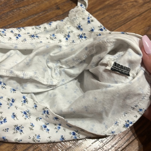 Floral Lace Trim Tank Top - Picture 5 of 5